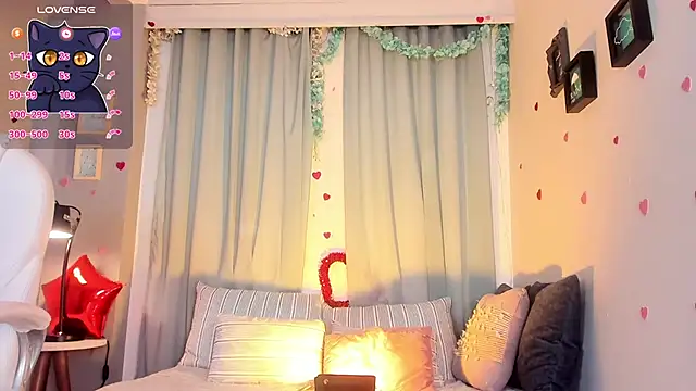 CoralineRicce  online show from 03/15/25, 08:48