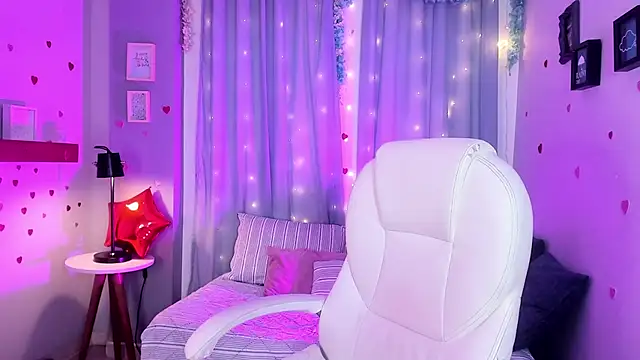 CoralineRicce  online show from 03/23/25, 05:32