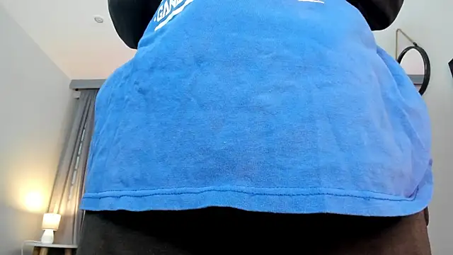 CoralineRicce  online show from 11/24/25, 09:47