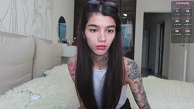 vinkitinkii online show from 11/17/25, 07:14