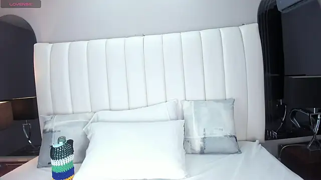 MelanieKlaus online show from 02/08/25, 04:25