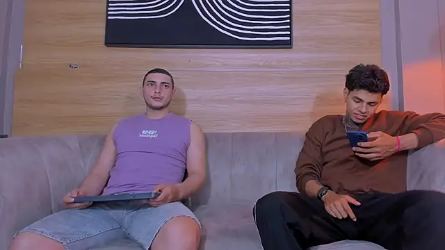 Snapshot of hot__guys_ chatting on 08/09/26, 01:07 hot guys online show from 08/09/26, 01:07