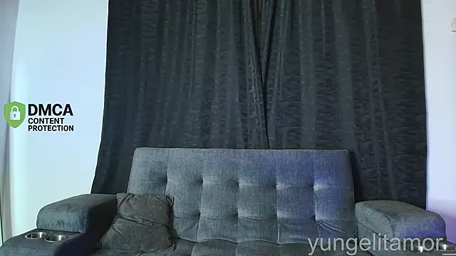 yungelitamor  online show from 11/04/25, 06:01