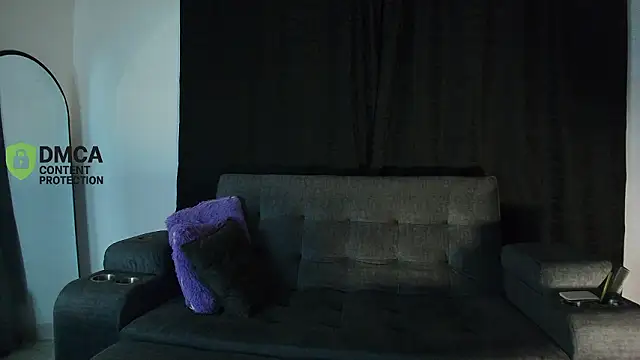 yungelitamor  online show from 03/18/26, 05:21