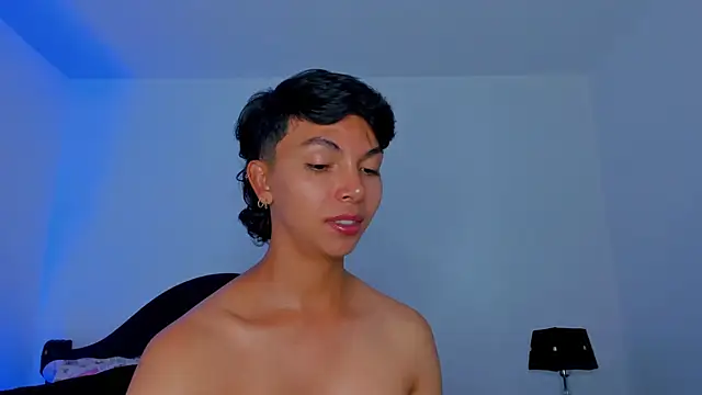 Snapshot of xhenisa_ chatting on 09/10/25, 09:37 xhenisa online show from 09/10/25, 09:37