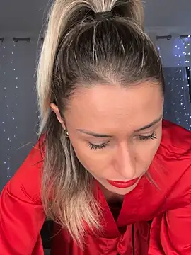 petrouchkaaa  online show from 11/04/25, 09:25