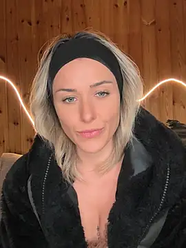 petrouchkaaa  online show from 02/20/26, 09:04