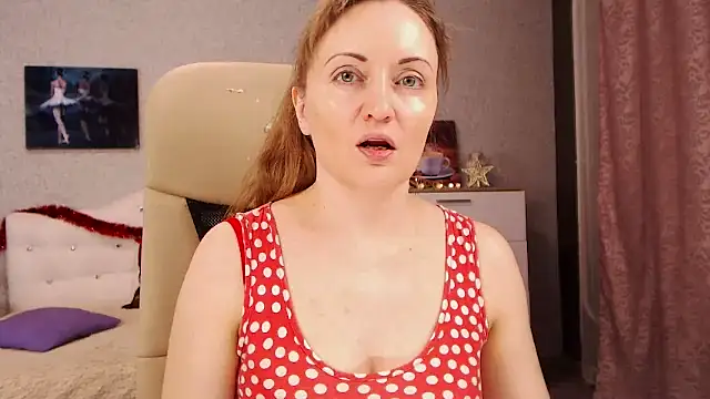 Snapshot of BettyFootFetish chatting on 01/03/25, 01:14 BettyFootFetish online show from 01/03/25, 01:14