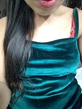 Snapshot of Roshni_98 chatting on 03/23/25, 04:49 Roshni 98 online show from 03/23/25, 04:49