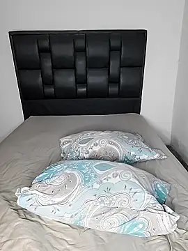 Snapshot of LarissaGaby01 chatting on 01/03/25, 10:08 LarissaGaby01 online show from 01/03/25, 10:08