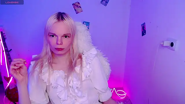 Emily Nyaffee online show from 12/02/25, 12:16