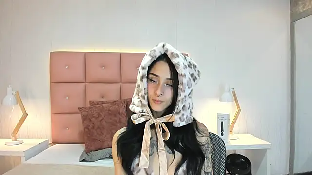 lhiamfit online show from 11/26/25, 05:19