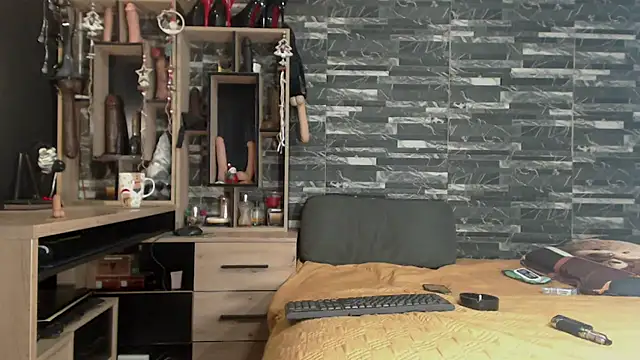 Snapshot of Mistress_Miry chatting on 01/02/25, 06:07 Mistress Miry online show from 01/02/25, 06:07