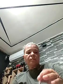 Snapshot of Mistress_Miry chatting on 09/18/25, 07:10 Mistress Miry online show from 09/18/25, 07:10