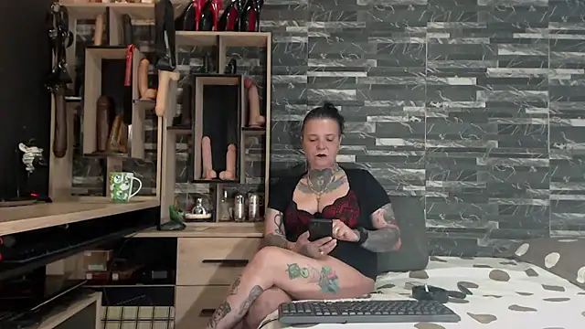 Snapshot of Mistress_Miry chatting on 05/31/26, 03:58 Mistress Miry online show from 05/31/26, 03:58