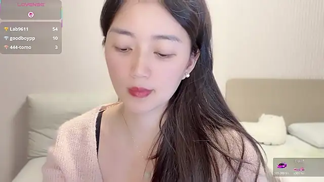 A-xena online show from 10/25/25, 02:56