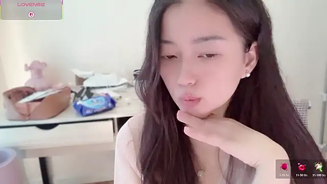 A-xena online show from 11/28/25, 02:58