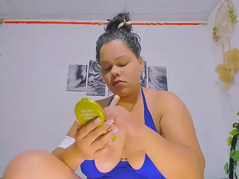 Snapshot of Alhelqueen chatting on 02/17/26, 09:06 Alhelqueen online show from 02/17/26, 09:06