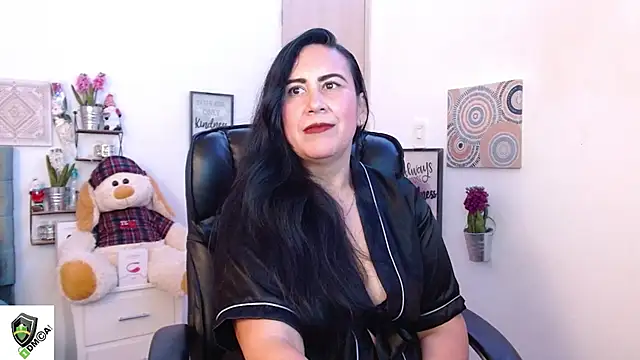 Snapshot of amalia_brunette chatting on 12/05/24, 11:07 amalia brunette online show from 12/05/24, 11:07