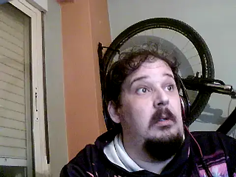 Snapshot of porkorossy chatting on 12/27/24, 11:42 porkorossy online show from 12/27/24, 11:42