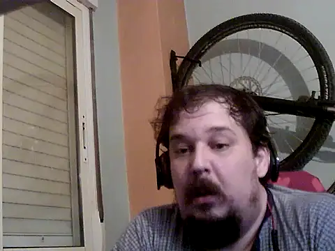 Snapshot of porkorossy chatting on 01/25/25, 01:21 porkorossy online show from 01/25/25, 01:21