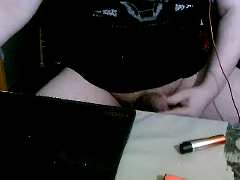 Snapshot of porkorossy chatting on 02/19/25, 12:25 porkorossy online show from 02/19/25, 12:25