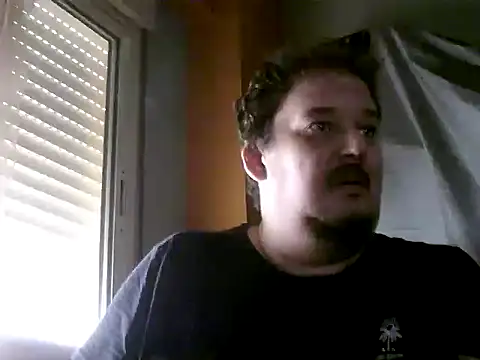 Snapshot of porkorossy chatting on 09/12/25, 01:11 porkorossy online show from 09/12/25, 01:11