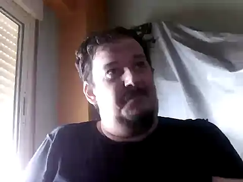Snapshot of porkorossy chatting on 09/15/25, 01:22 porkorossy online show from 09/15/25, 01:22