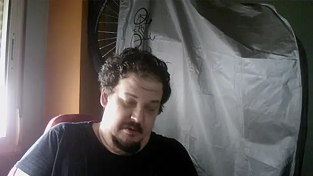 Snapshot of porkorossy chatting on 10/02/25, 07:15 porkorossy online show from 10/02/25, 07:15