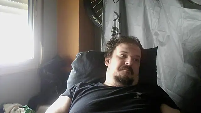 Snapshot of porkorossy chatting on 10/15/25, 07:30 porkorossy online show from 10/15/25, 07:30