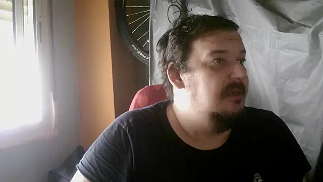 Snapshot of porkorossy chatting on 10/17/25, 08:06 porkorossy online show from 10/17/25, 08:06