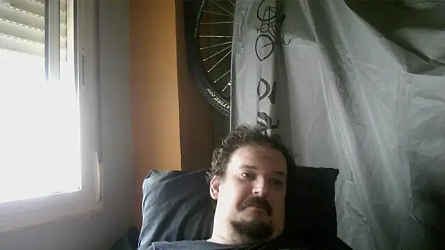 Snapshot of porkorossy chatting on 10/18/25, 07:42 porkorossy online show from 10/18/25, 07:42