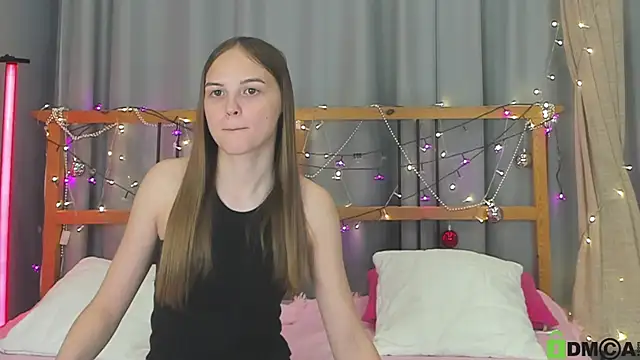 Snapshot of little_radiant_sun chatting on 01/28/25, 12:43 little radiant sun online show from 01/28/25, 12:43