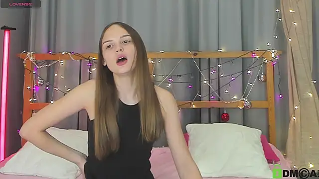 Snapshot of little_radiant_sun chatting on 01/28/25, 03:46 little radiant sun online show from 01/28/25, 03:46