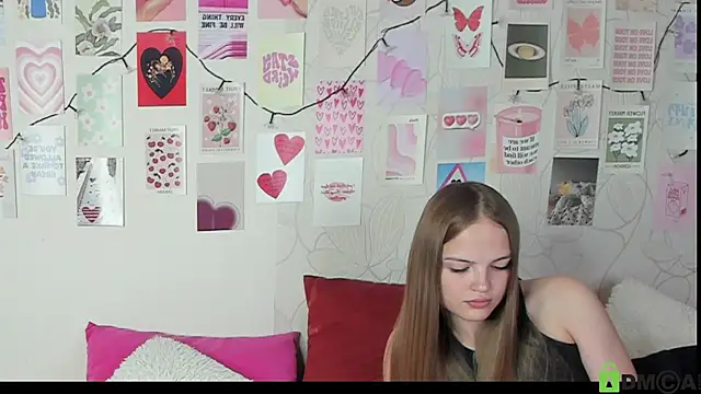 Snapshot of little_radiant_sun chatting on 09/11/25, 08:25 little radiant sun online show from 09/11/25, 08:25