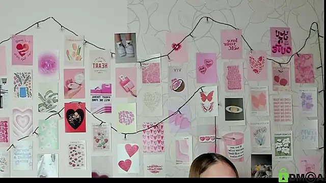 Snapshot of little_radiant_sun chatting on 10/26/25, 07:14 little radiant sun online show from 10/26/25, 07:14