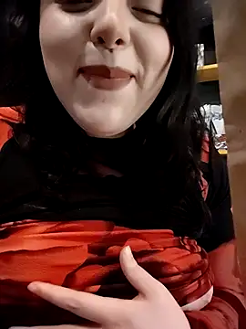 Snapshot of Chubbygrl20 chatting on 11/08/25, 12:44 Chubbygrl20 online show from 11/08/25, 12:44