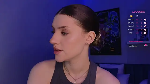 Snapshot of Skinny_Alice chatting on 01/24/25, 01:13 Skinny Alice online show from 01/24/25, 01:13