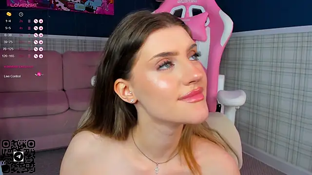 Snapshot of Skinny_Alice chatting on 01/27/25, 03:58 Skinny Alice online show from 01/27/25, 03:58