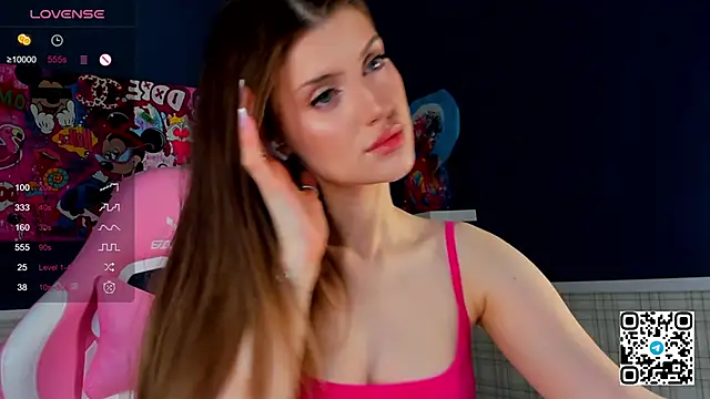 Snapshot of Skinny_Alice chatting on 03/10/25, 01:12 Skinny Alice online show from 03/10/25, 01:12