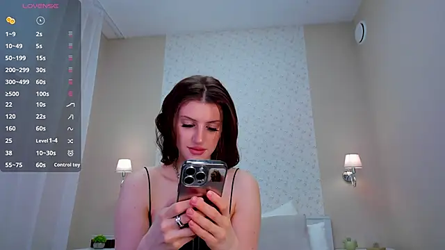 Snapshot of Skinny_Alice chatting on 10/15/25, 01:28 Skinny Alice online show from 10/15/25, 01:28