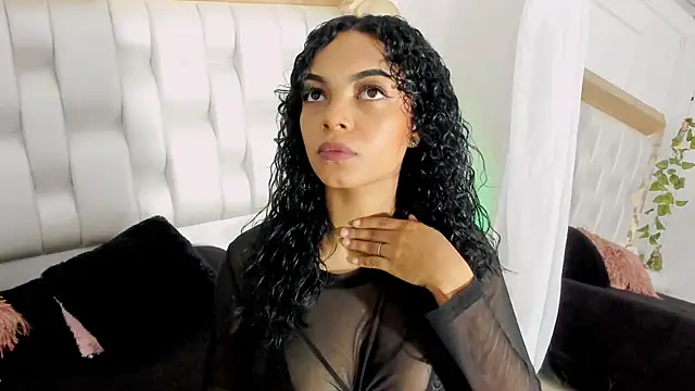 Snapshot of BeckyRusso chatting on 01/17/25, 12:31 BeckyRusso online show from 01/17/25, 12:31