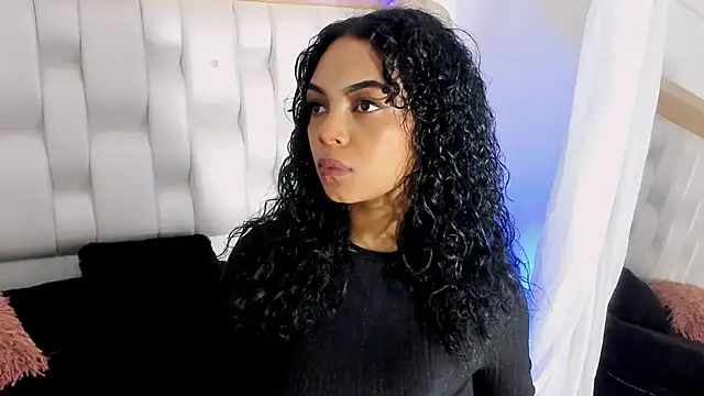 Snapshot of BeckyRusso chatting on 01/22/25, 11:45 BeckyRusso online show from 01/22/25, 11:45