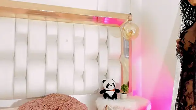 Snapshot of BeckyRusso chatting on 02/08/25, 12:39 BeckyRusso online show from 02/08/25, 12:39