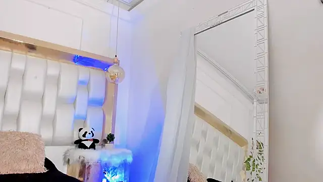 Snapshot of BeckyRusso chatting on 02/09/25, 03:23 BeckyRusso online show from 02/09/25, 03:23