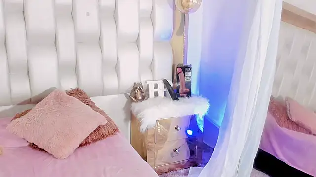 Snapshot of BeckyRusso chatting on 02/21/25, 12:39 BeckyRusso online show from 02/21/25, 12:39