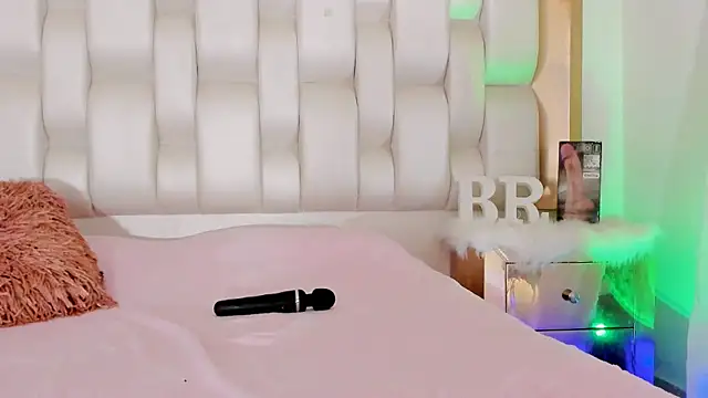 Snapshot of BeckyRusso chatting on 03/22/25, 06:25 BeckyRusso online show from 03/22/25, 06:25