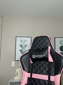 DianaHopson online show from 02/05/25, 12:38