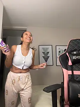 DianaHopson online show from 09/17/25, 10:28