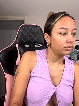 DianaHopson online show from 10/01/25, 10:43